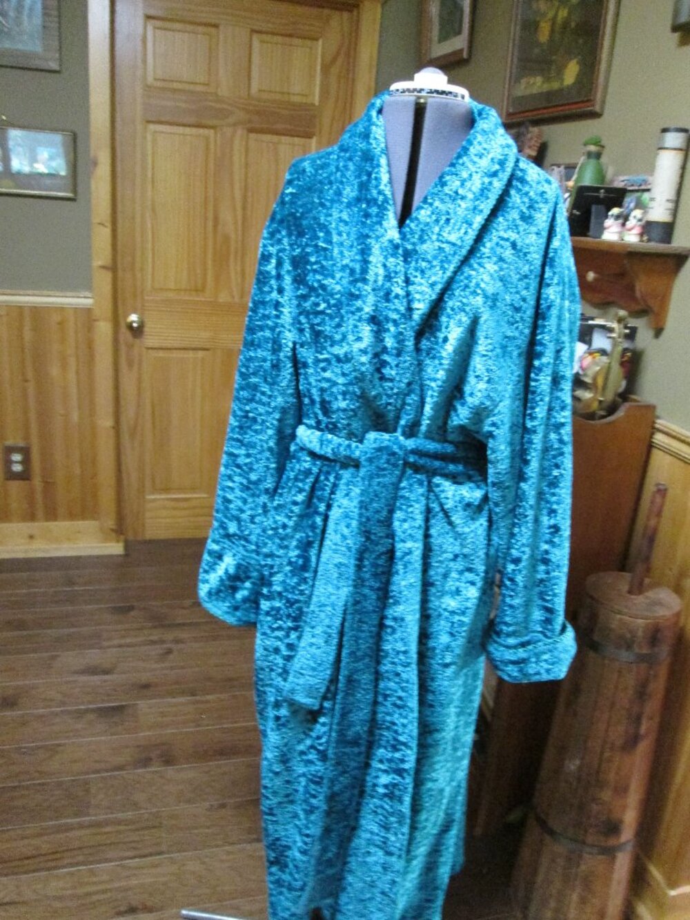 vTG 90S XL CRUSHED VELVET HEAVY THICK MAXI ROBE AQUAMARINE DELICATES